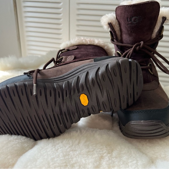 UGG AUSTRALIAN OSTRANDER BOOT - Picture 4 of 6